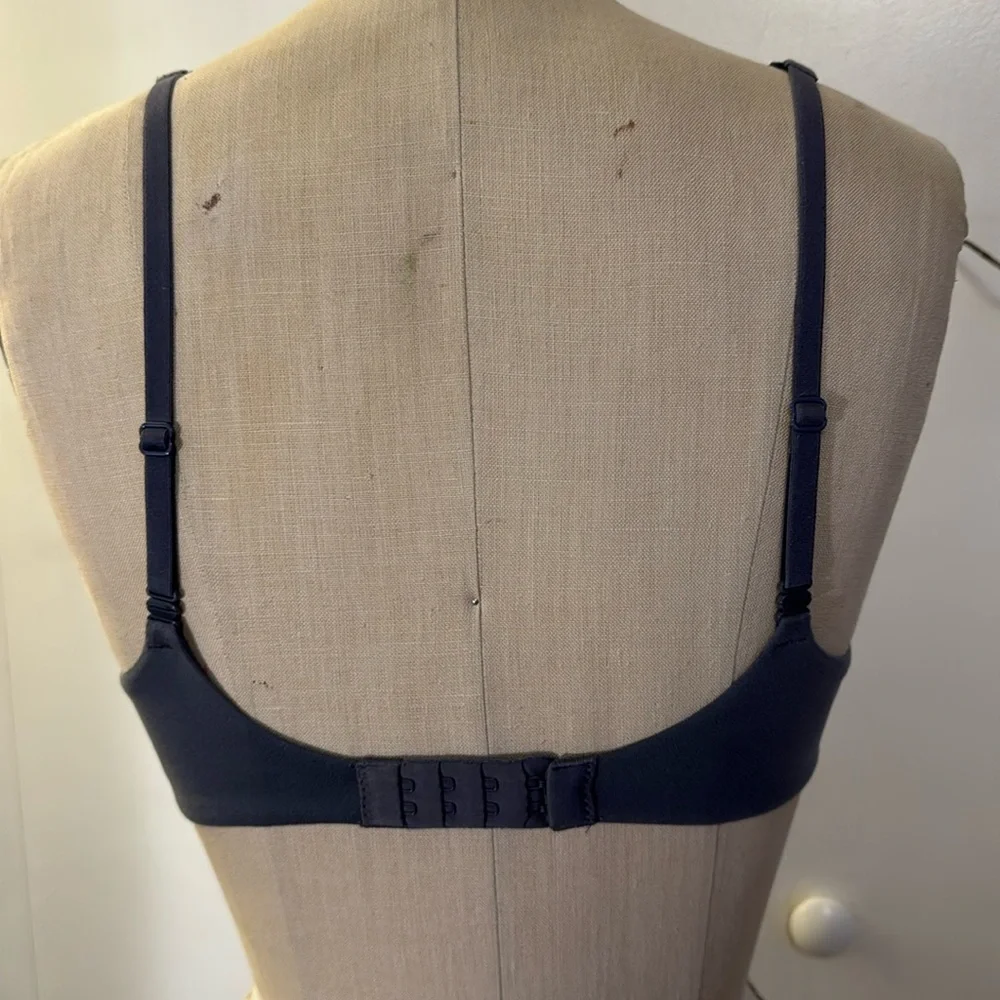 Victoria’s Secret Body by Victoria lined demi bra in gray - Picture 3 of 4